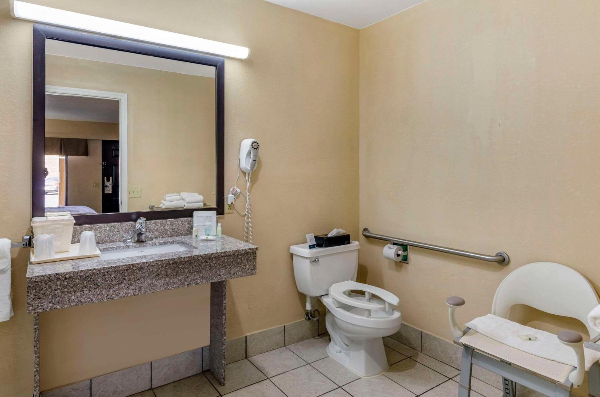 Quality Inn Hillsville Exterior photo